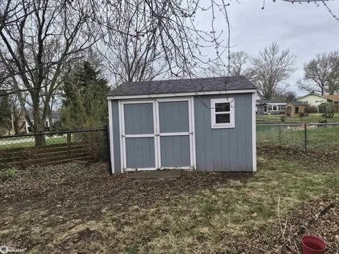 1205 S 15th Avenue W Newton IA 50208