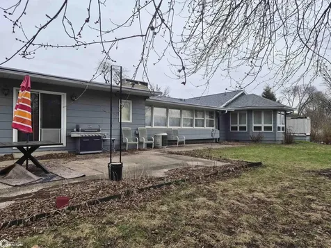 1205 S 15th Avenue W Newton IA 50208