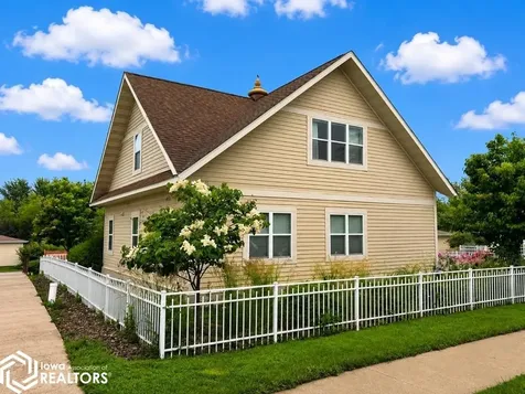 50 E Golden Lane Fairfield IA 52556