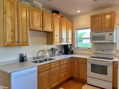 50 E Golden Lane Fairfield IA 52556