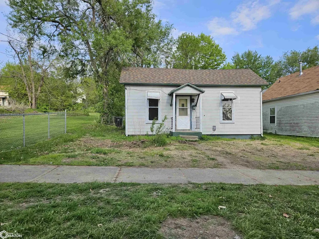 116 S Cherry Street Ottumwa IA 52501