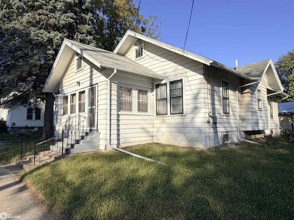 203 S D Street Fairfield IA 52556