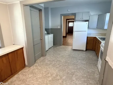 203 S D Street Fairfield IA 52556