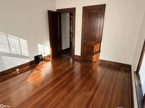 203 S D Street Fairfield IA 52556