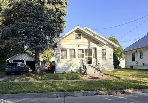 203 S D Street Fairfield IA 52556