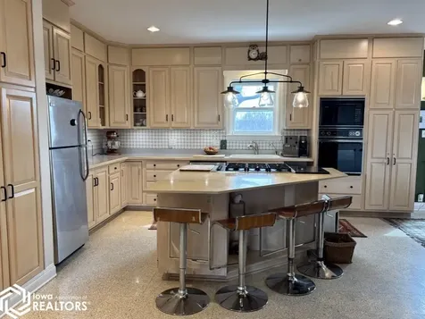 1814 175th Street Fairfield IA 52556