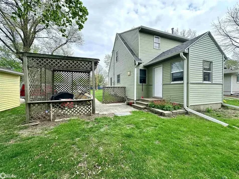 1842 4th Avenue Grinnell IA 50112