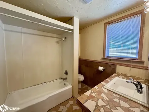 115 Swan Street West Burlington IA 52655