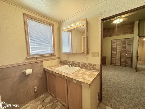 115 Swan Street West Burlington IA 52655