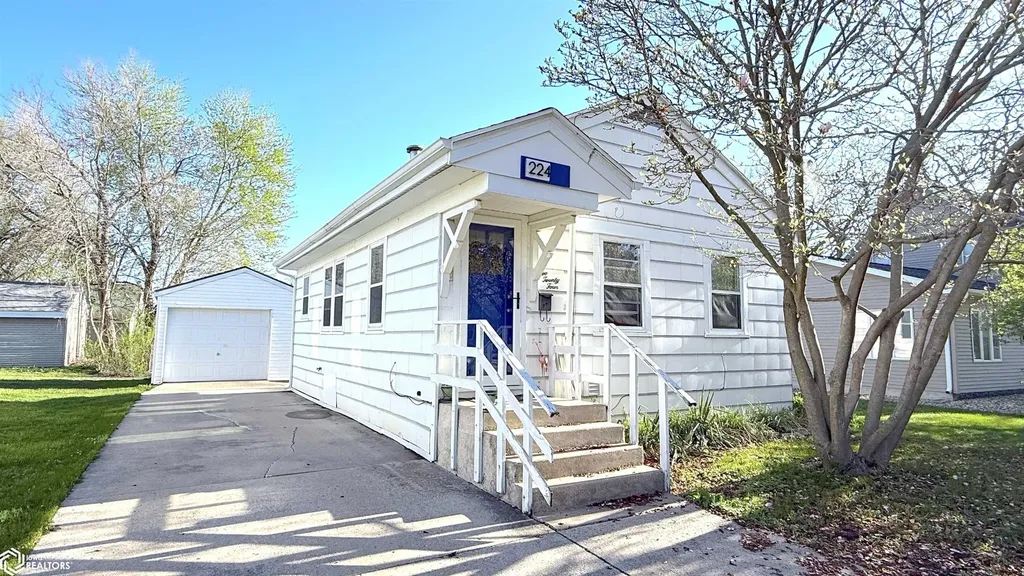 224 13th Street SE Mason City IA 50401