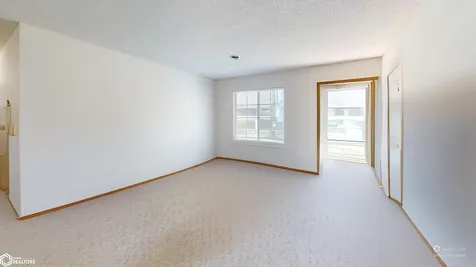 1705 -D Linden Drive Fairfield IA 52556