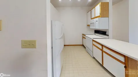 1705 -D Linden Drive Fairfield IA 52556