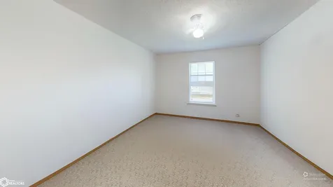 1705 -D Linden Drive Fairfield IA 52556