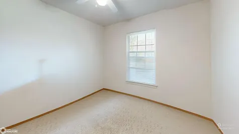 1705 -D Linden Drive Fairfield IA 52556