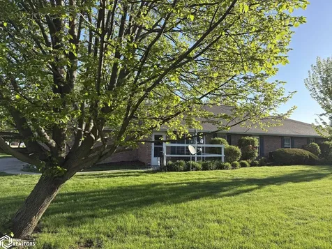 1705 -D Linden Drive Fairfield IA 52556