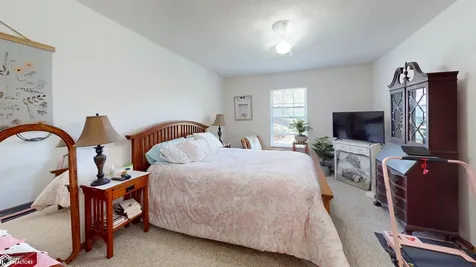 1705 -D Linden Drive Fairfield IA 52556