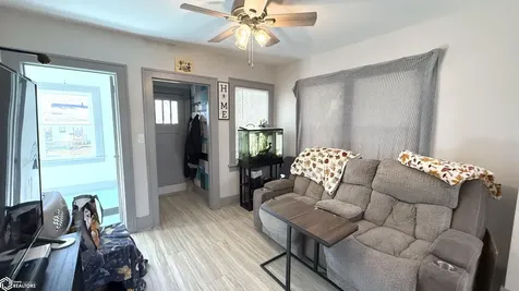 812 10th Street NE Mason City IA 50401