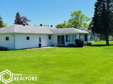106 N Grove Street Montezuma IA 50171