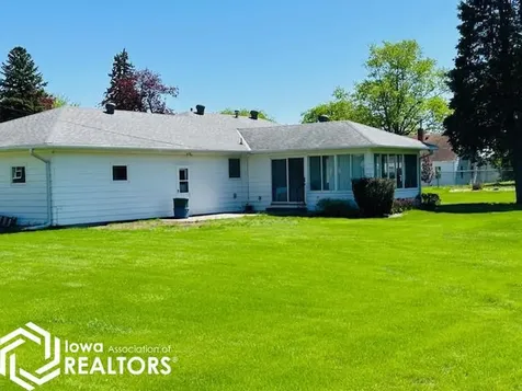 106 N Grove Street Montezuma IA 50171