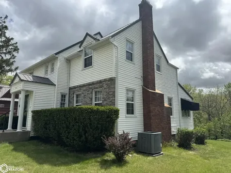 132 W Alta Vista Avenue Ottumwa IA 52501