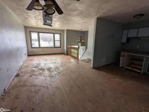 103 W Sherrie Lane New London IA 52645