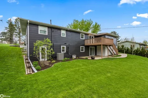 2501 Reyclif Drive Marshalltown IA 50158