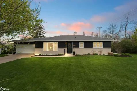 2501 Reyclif Drive Marshalltown IA 50158