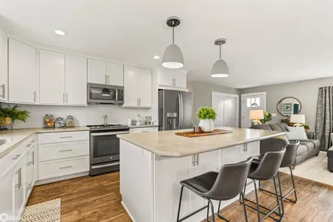 2501 Reyclif Drive Marshalltown IA 50158