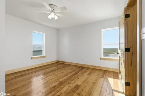 1088 Lexington Avenue Winfield IA 52659