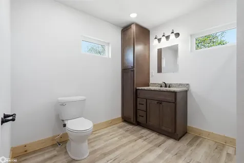 1088 Lexington Avenue Winfield IA 52659