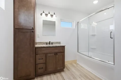1088 Lexington Avenue Winfield IA 52659