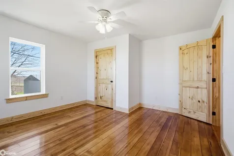 1088 Lexington Avenue Winfield IA 52659