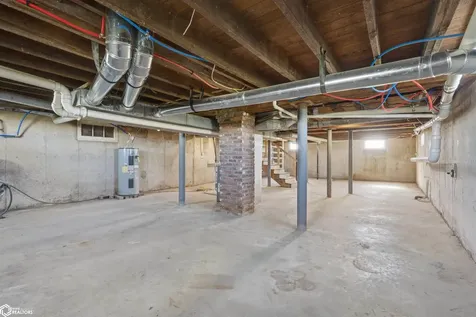 1088 Lexington Avenue Winfield IA 52659