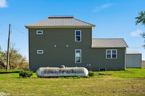 1088 Lexington Avenue Winfield IA 52659