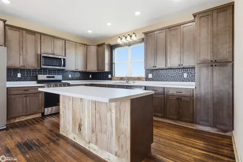 1088 Lexington Avenue Winfield IA 52659