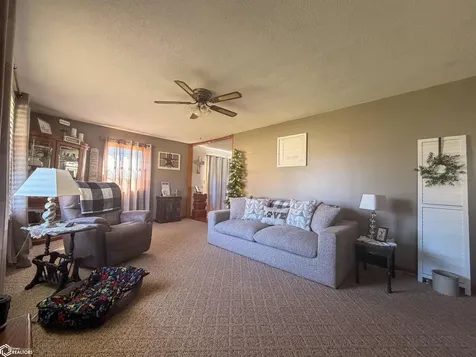 716 5th Avenue Ackley IA 50601