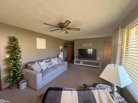 716 5th Avenue Ackley IA 50601