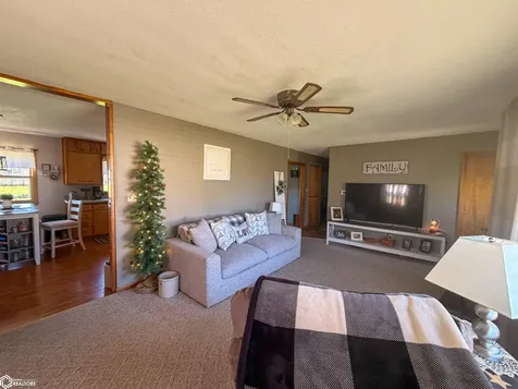 716 5th Avenue Ackley IA 50601