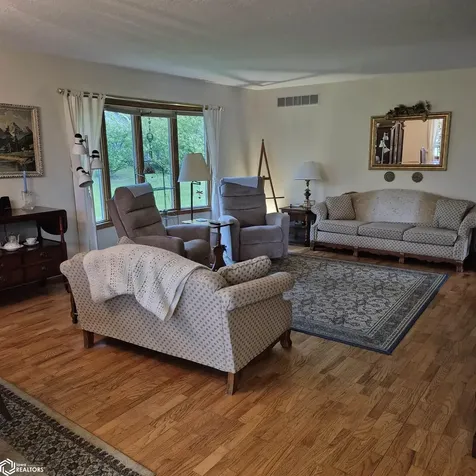 6 Weaver Drive Ottumwa IA 52501