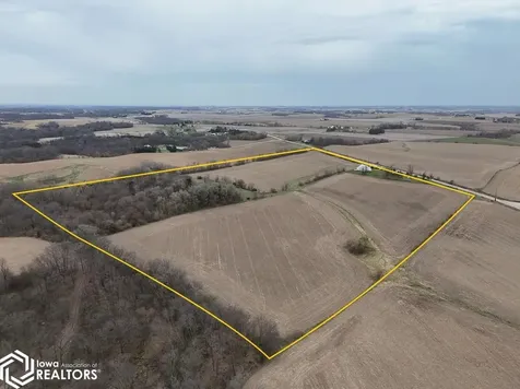 2037 Ivanhoe Road Ely IA 52227-9523