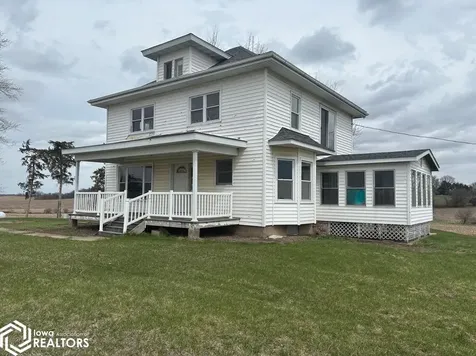 2037 Ivanhoe Road Ely IA 52227-9523