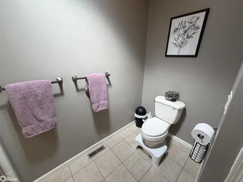 502 Kingman Circle Fairfield IA 52556