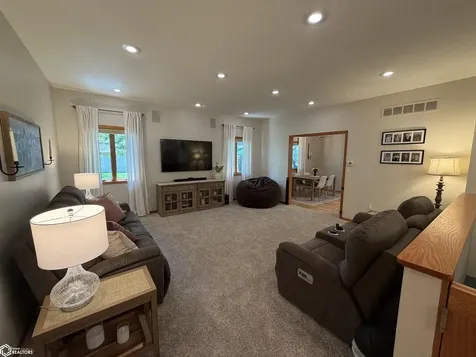 502 Kingman Circle Fairfield IA 52556
