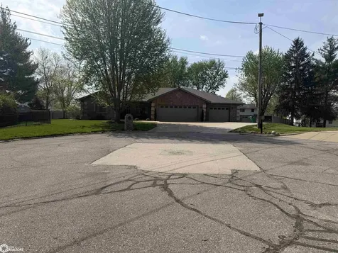 502 Kingman Circle Fairfield IA 52556