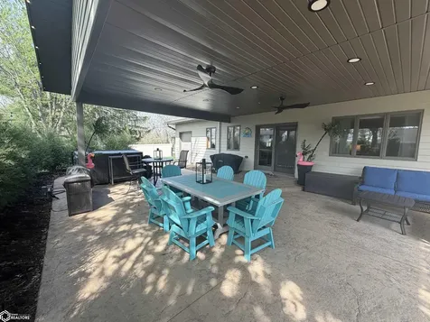 502 Kingman Circle Fairfield IA 52556