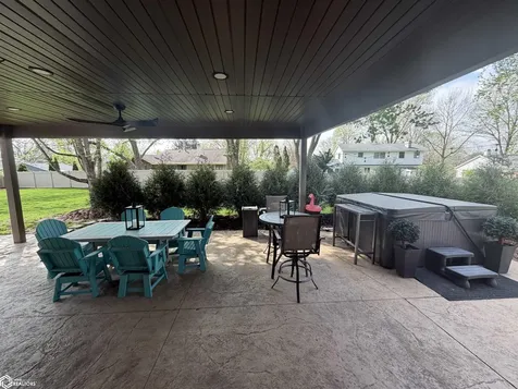 502 Kingman Circle Fairfield IA 52556