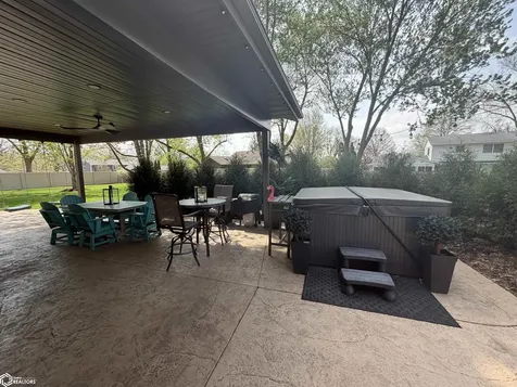 502 Kingman Circle Fairfield IA 52556