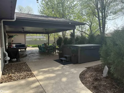 502 Kingman Circle Fairfield IA 52556