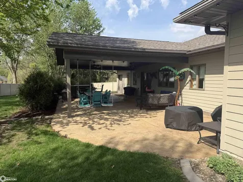 502 Kingman Circle Fairfield IA 52556