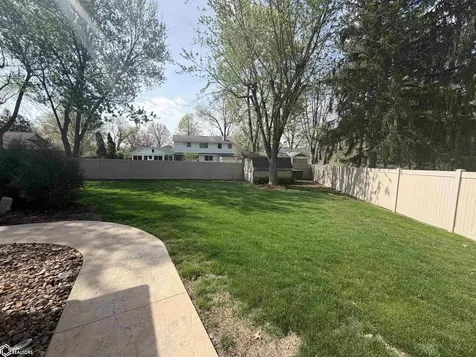 502 Kingman Circle Fairfield IA 52556